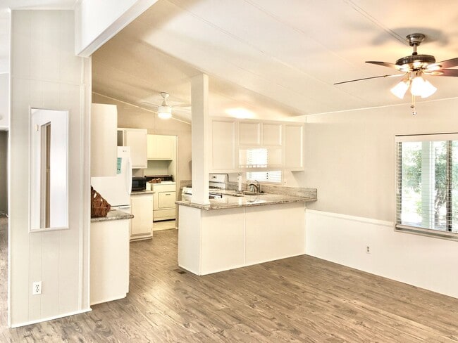 Building Photo - Awesome Updated Single Story in The Darling "Farm" Community of Wildomar, Close to Everything, bu...