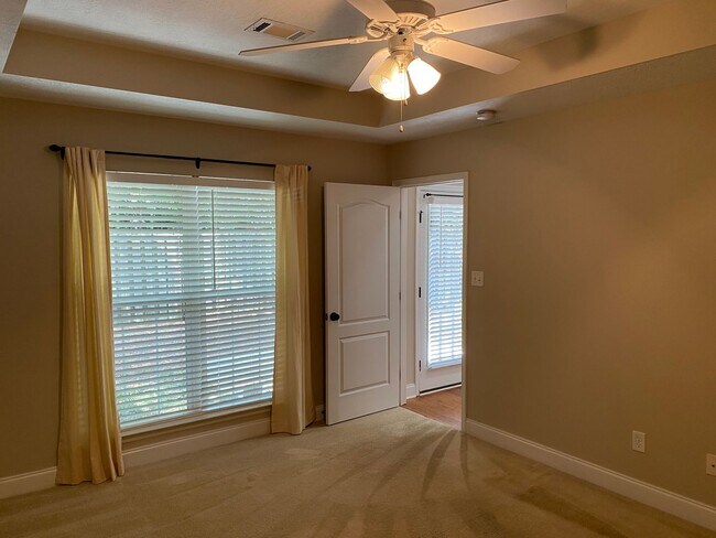 Building Photo - 817 Bryans Circle