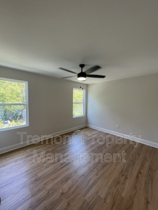 Building Photo - 3105 E 37th St