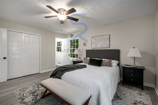 Building Photo - Move in before December 15th and get $100 OFF your rent for the first 3 months — PLUS a $250 Amaz...