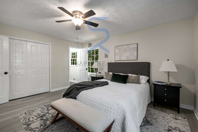 Building Photo - Move in before October 15th and get $100 O...
