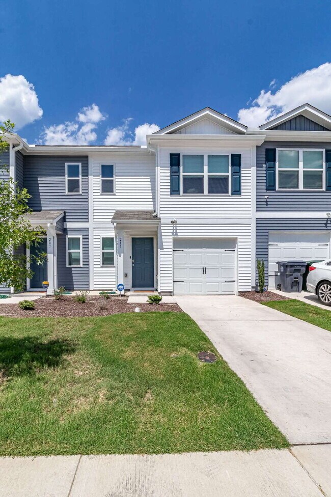 Building Photo - 211 Seymour Vlg Dr