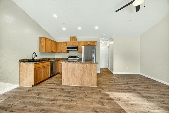 Building Photo - Brand New Single Level Home