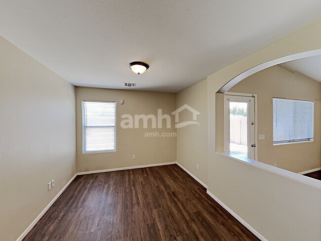 Building Photo - 1292 W Matthews Dr