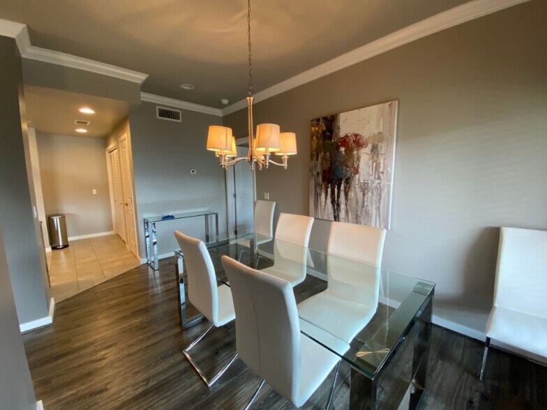 Building Photo - 6005 St Moritz Dr
