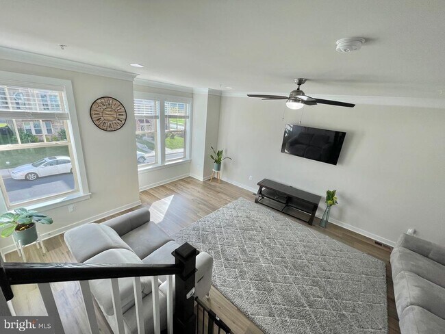 Building Photo - 8608 Shady Pines Dr