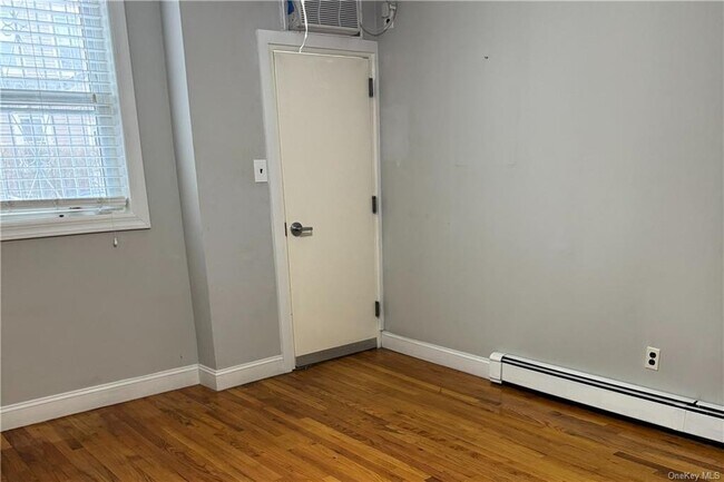 Building Photo - 189 Elm St