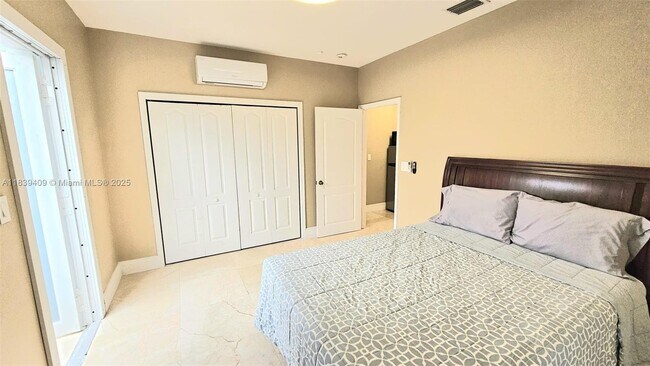 Building Photo - 13900 SW 153rd Pl