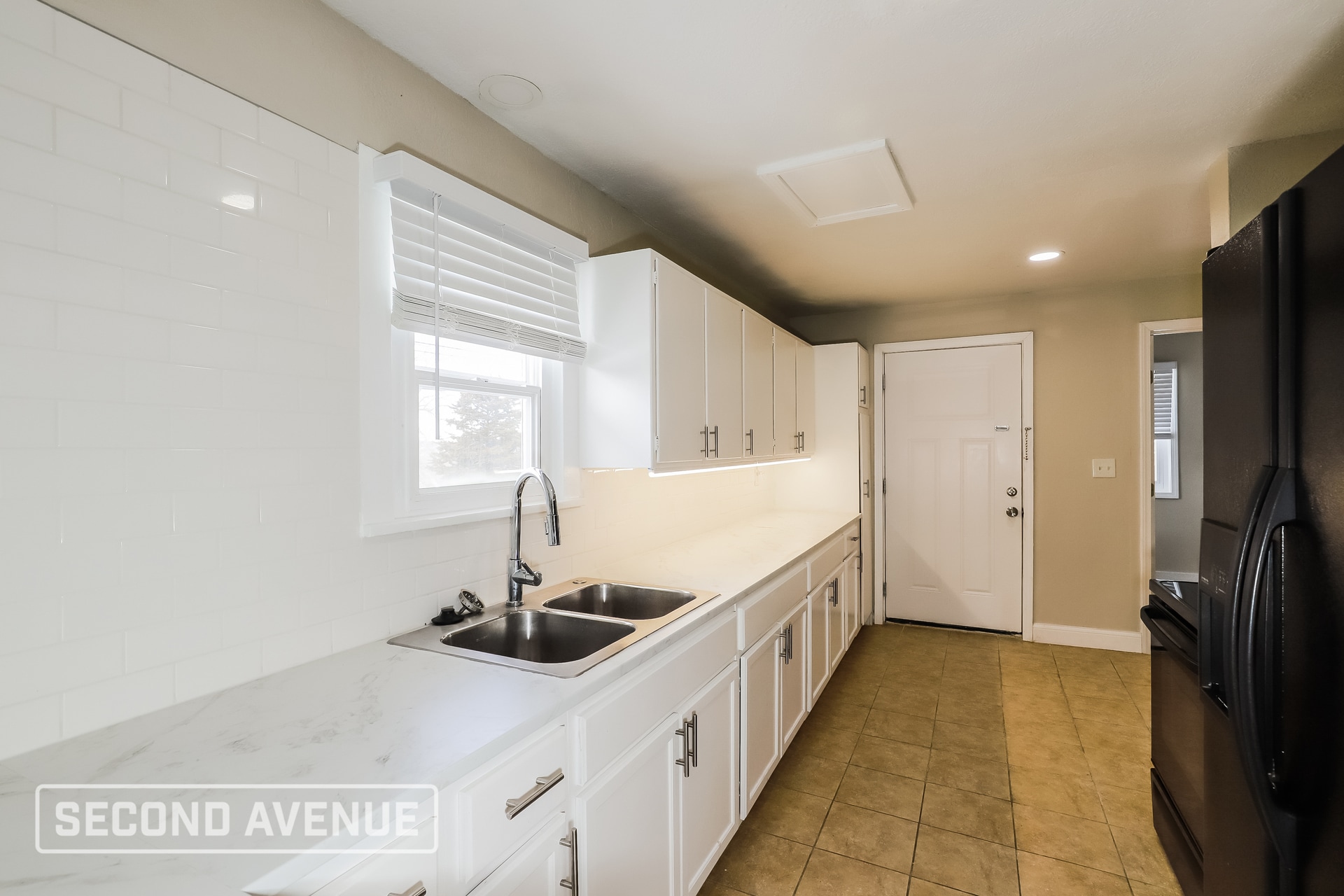 Building Photo - 3600 E 57th St