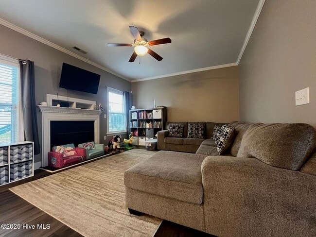 Building Photo - 582 Century Dr