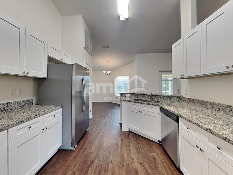 Building Photo - 3611 Welsch Way