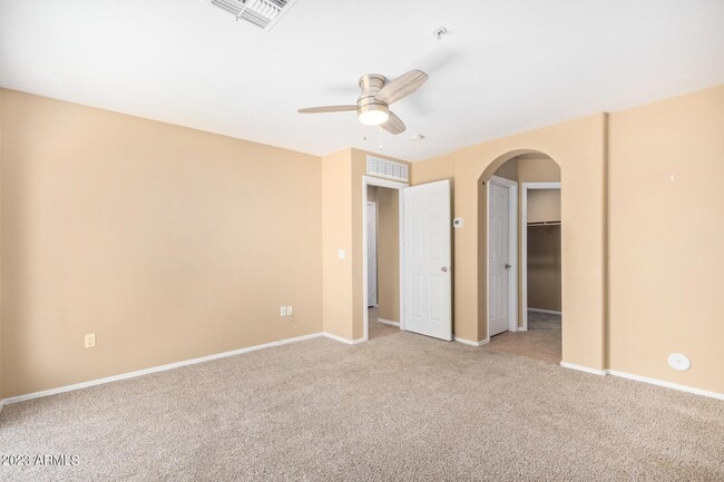 Building Photo - 2450 W Glenrosa Ave
