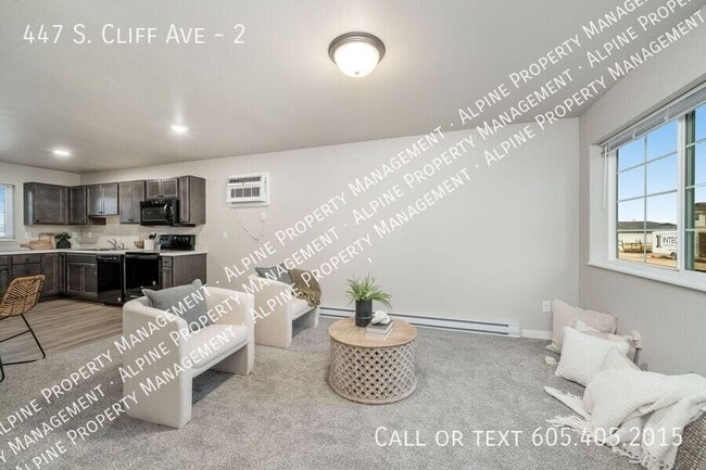Building Photo - 447 S Cliff Ave