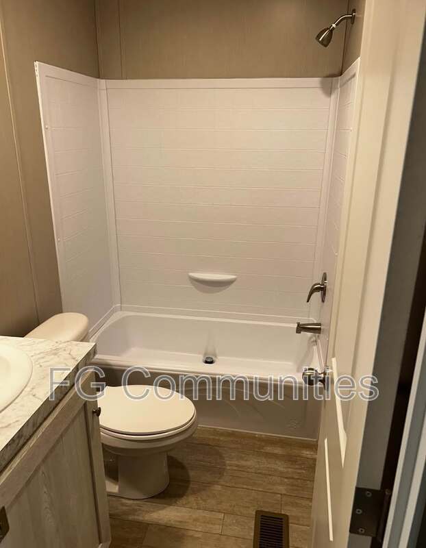 Building Photo - 141 David Dr