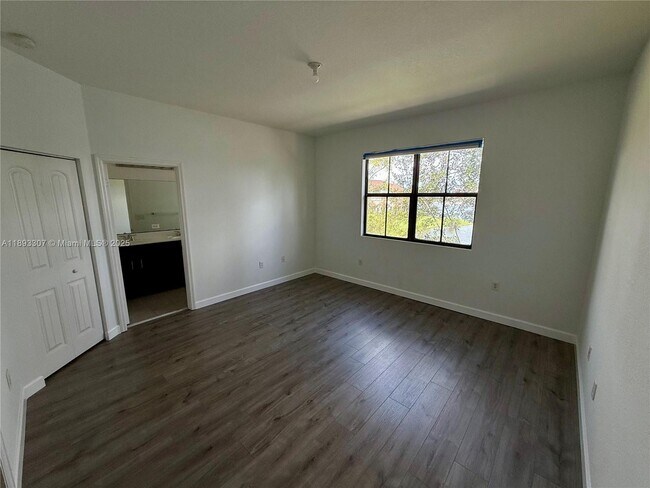 Building Photo - 1075 NW 33rd Manor