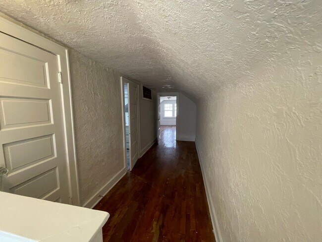 Building Photo - 4273 Wirt St