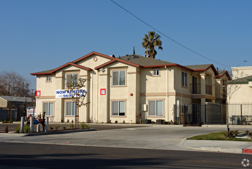 Could not access back of complex - gated - Renovated Apartments at 2727 Monte Diablo Ave