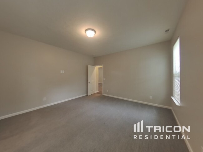 Building Photo - 202 Park Creek Ln