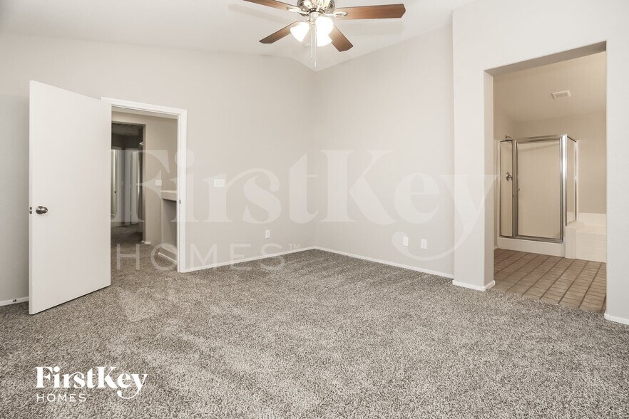 Building Photo - 528 E Brown Breeches Ave