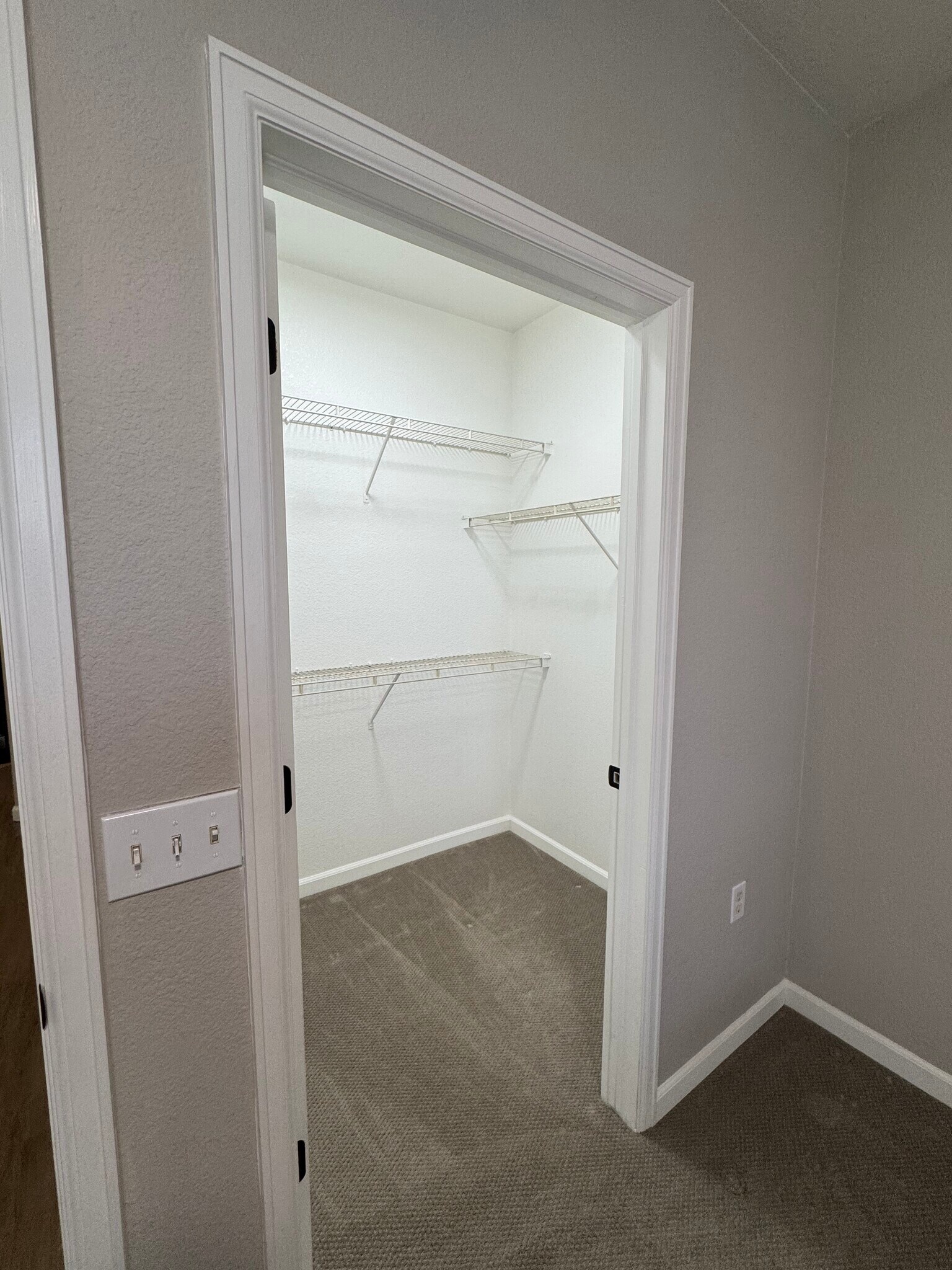 Building Photo - 10351 W Girton Dr