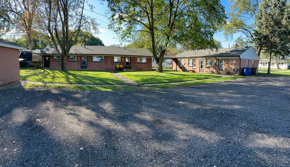 Building Photo - 36155 Theresa St