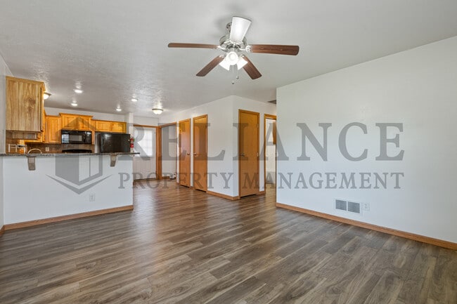 Building Photo - 305 S Elm St