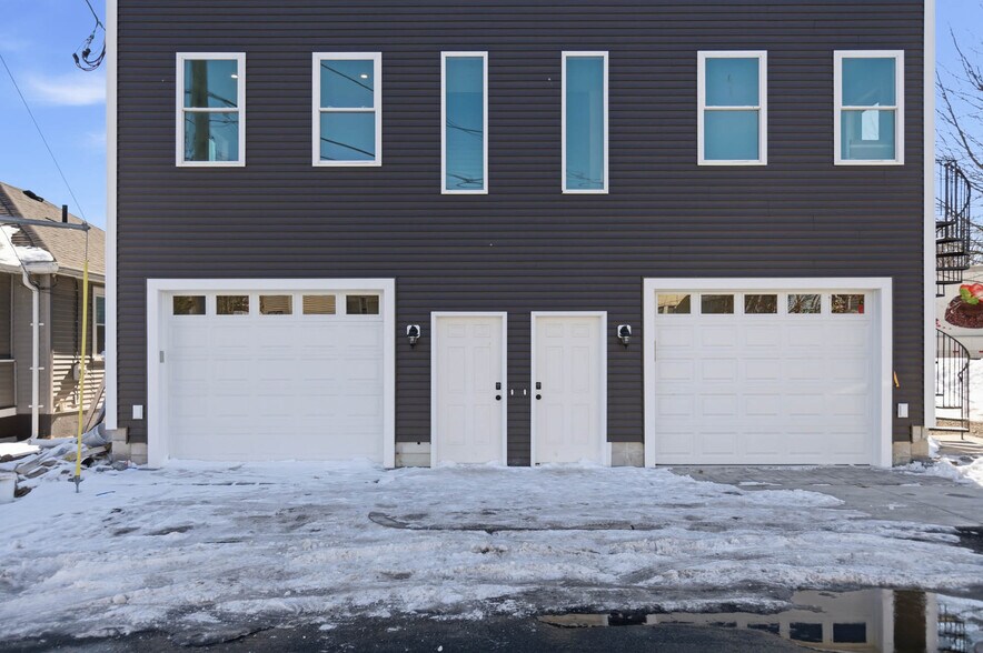 Building Photo - 23 Blake St