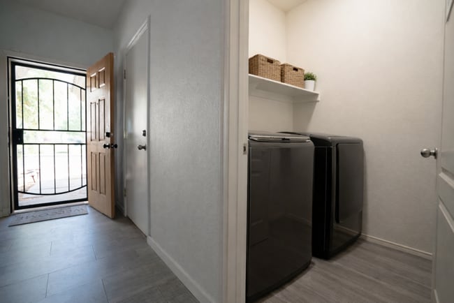 Building Photo - 9377 W Milkweed Loop