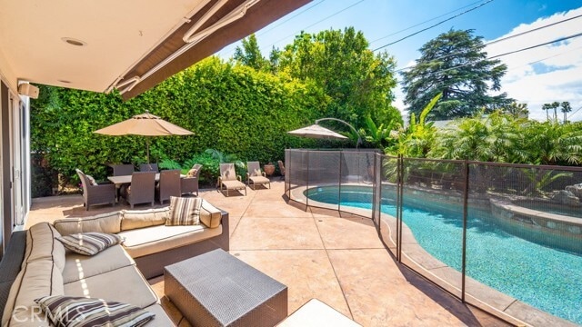 Building Photo - 4461 Stern Ave