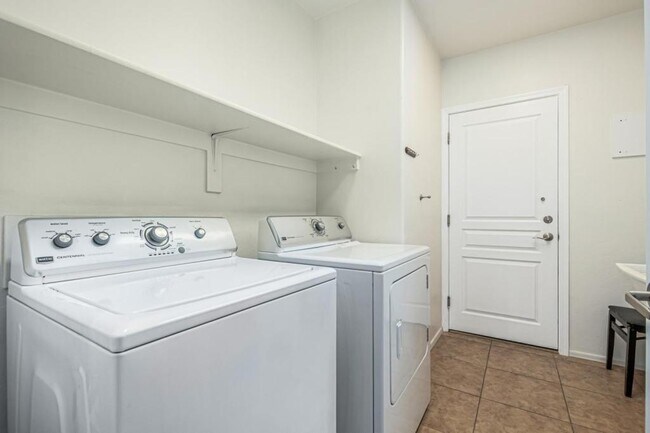 Building Photo - 16945 S Vanilla Orchid Dr