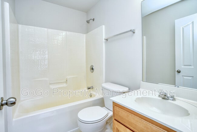 Building Photo - 103 Bumble Cir