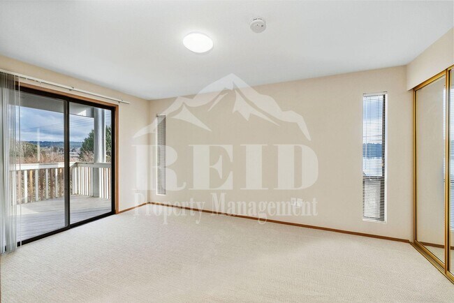 Building Photo - Water view 4 plex close to Silverdale and Public Transportation.