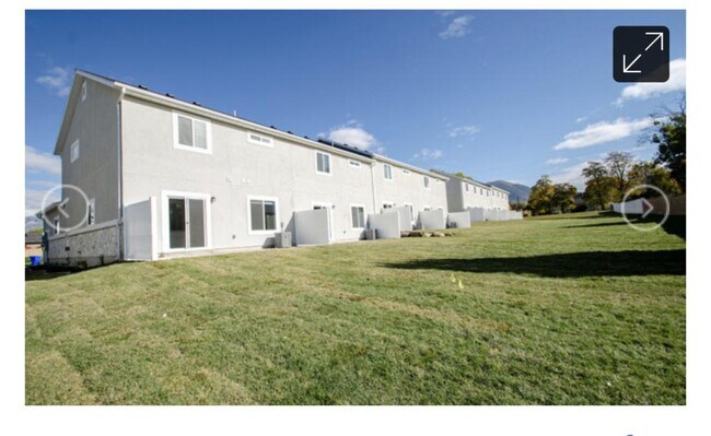 Building Photo - 1043 W 600 S