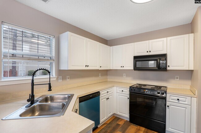 Building Photo - 313 Rolling Knoll Dr