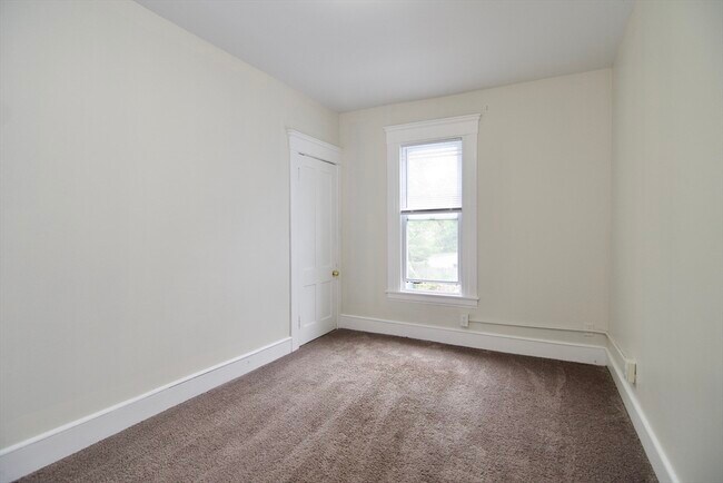 Building Photo - 58 Howes St