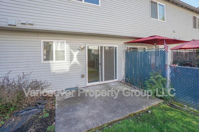 Building Photo - 4000 NE 109th Ave