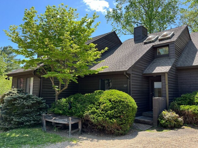 Building Photo - 2BD/2BA In Birnam Wood Near Stonefield & A...