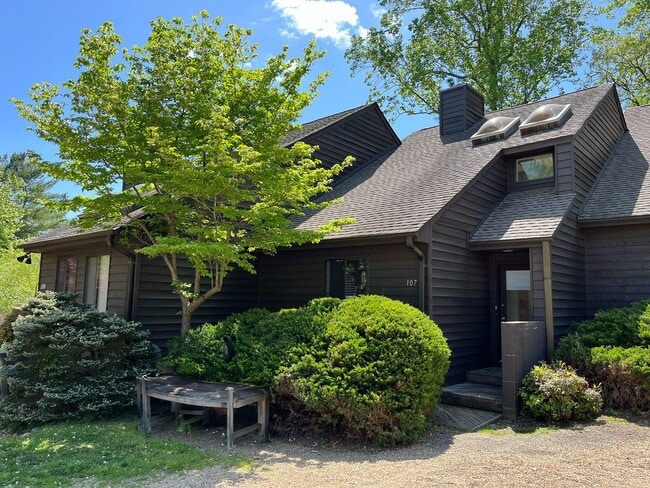 Primary Photo - 2BD/2BA Townhouse - Stonefield & Alb. High...