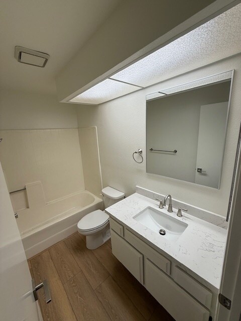 Building Photo - 641 S Iron Horse Ln