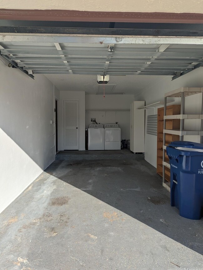 Building Photo - 104 Moccasin Trail S