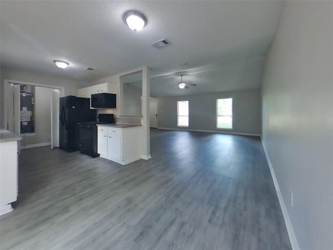 Building Photo - 22023 Singing Spurs Dr