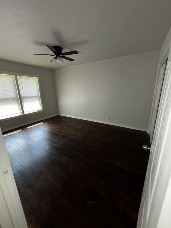 Building Photo - 1272 Cedar Haven Ave