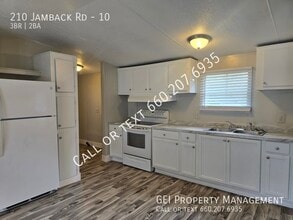 Building Photo - 210 Jamback Rd
