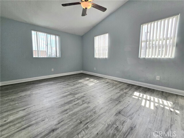 Building Photo - 715 W 58th St