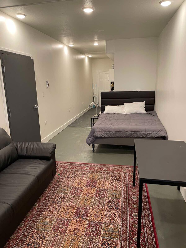 Building Photo - 418 E Main St