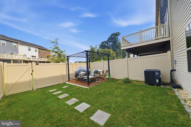Building Photo - 7234 Bodkin Wy