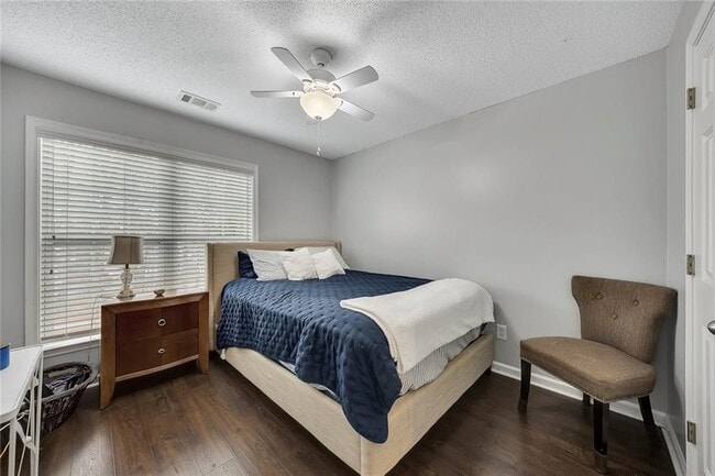 Building Photo - 254 Regent Square