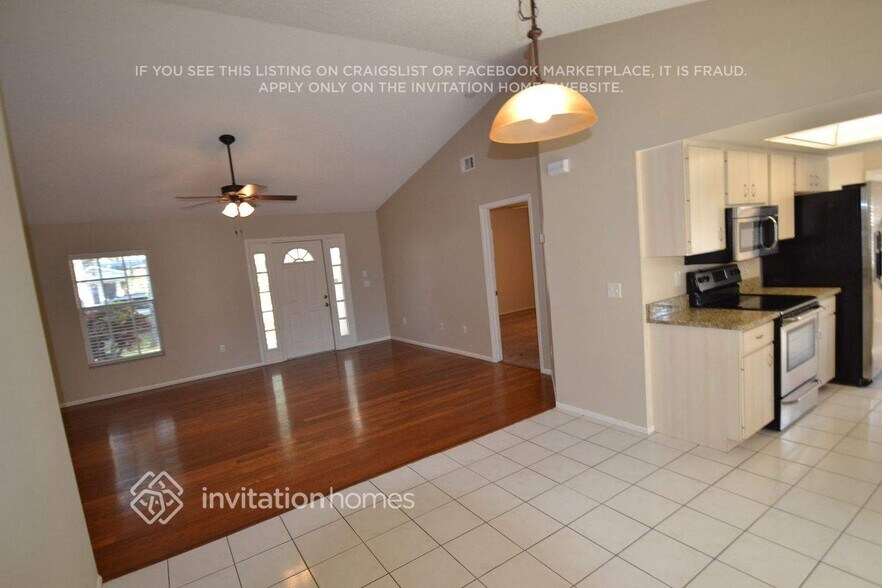 Building Photo - 756 Leeward Rd