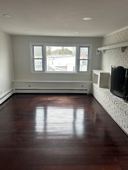 Building Photo - 13 Buena Vista St