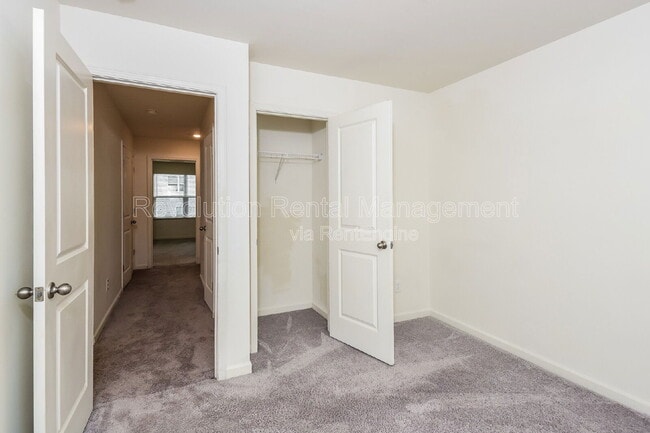 Building Photo - 310 Penn Sta Wy